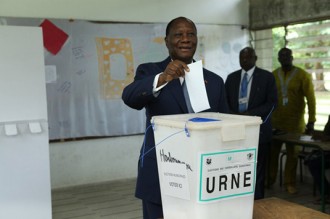 Côte dÂ’Ivoire : Alassane Ouattara appelle ses compatriotes à  voter dans la paix 
